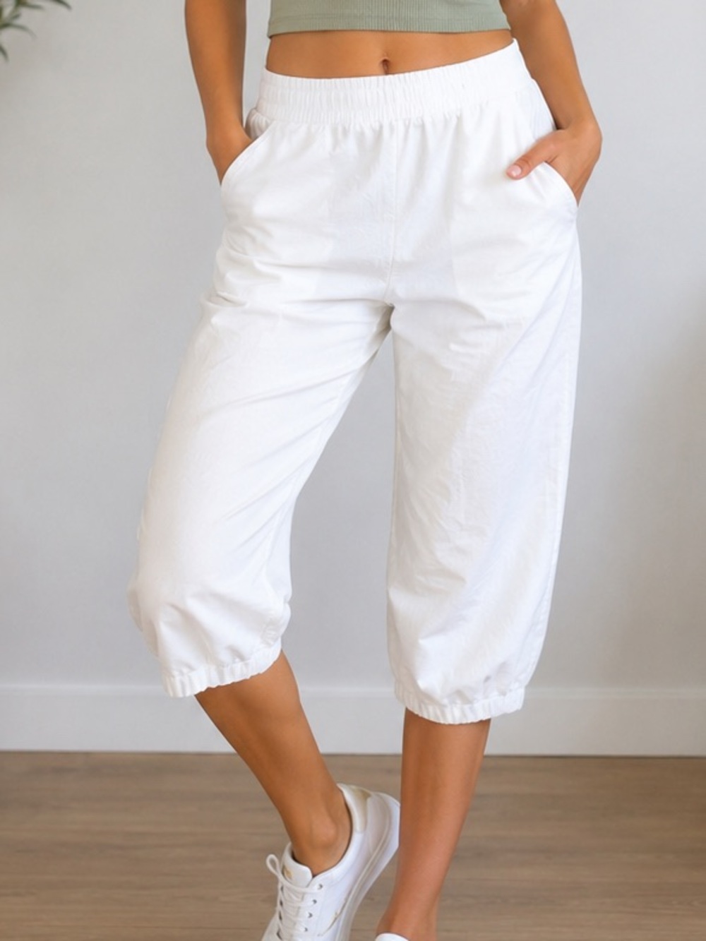 Women's White Mid-Length Bermuda Shorts with Button Tabs xl